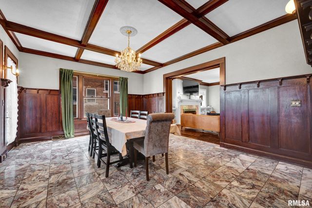 423 W HIGH Street, Peoria, IL 61606