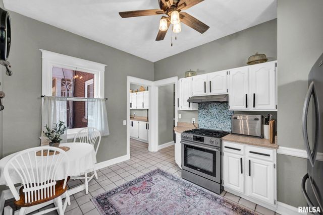 423 W HIGH Street, Peoria, IL 61606