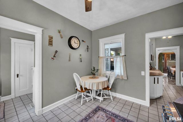 423 W HIGH Street, Peoria, IL 61606