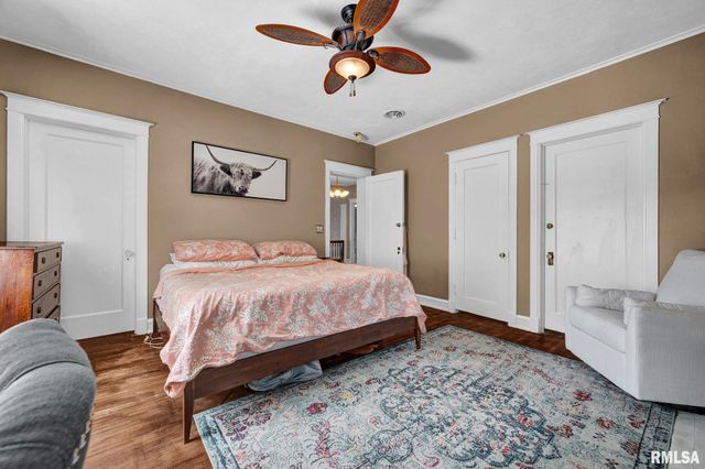 423 W HIGH Street, Peoria, IL 61606
