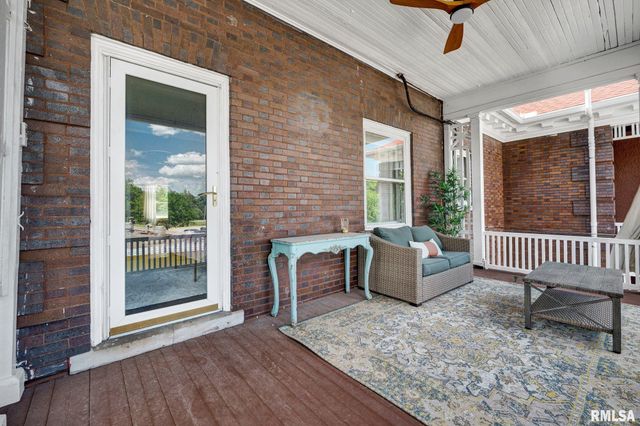 423 W HIGH Street, Peoria, IL 61606