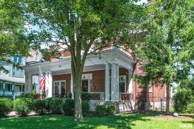 423 W HIGH Street, Peoria, IL 61606