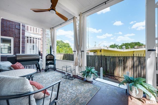 423 W HIGH Street, Peoria, IL 61606