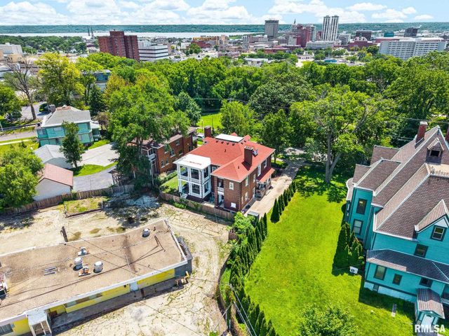423 W HIGH Street, Peoria, IL 61606