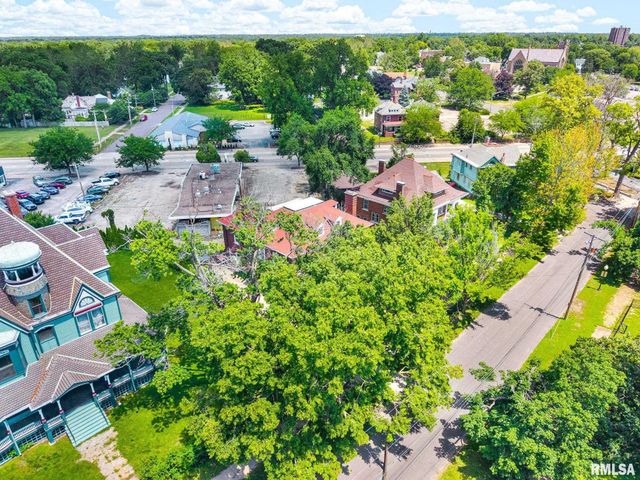 423 W HIGH Street, Peoria, IL 61606