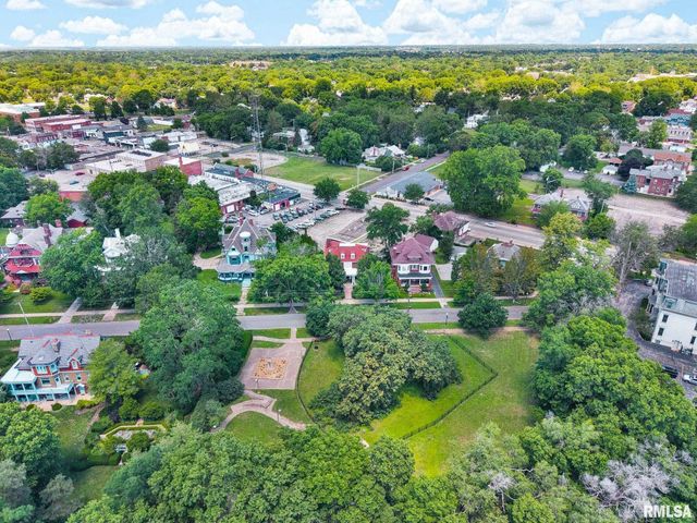 423 W HIGH Street, Peoria, IL 61606