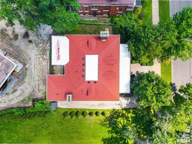 423 W HIGH Street, Peoria, IL 61606