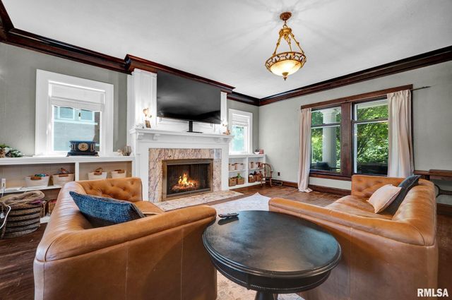 423 W HIGH Street, Peoria, IL 61606