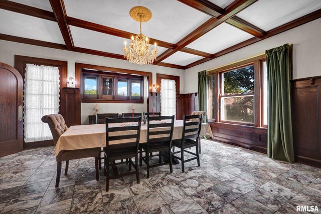 423 W HIGH Street, Peoria, IL 61606