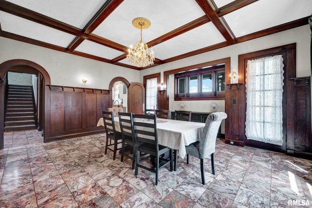 423 W HIGH Street, Peoria, IL 61606
