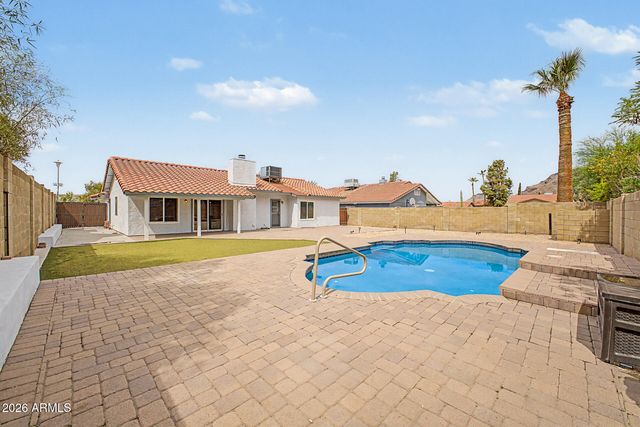 2208 E HEARN Road, Phoenix, AZ 85022