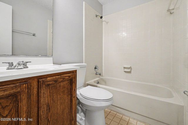 562 JAMES WILSON Circle, Orange Park, FL 32073