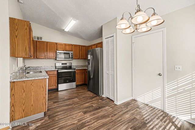 562 JAMES WILSON Circle, Orange Park, FL 32073