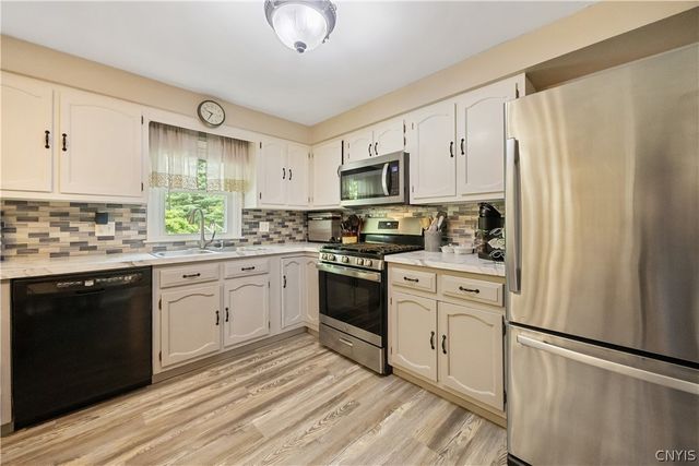3991 Foothill, Onondaga, NY 13215