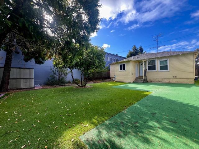 1518 Stafford Street, Redwood City, CA 94063