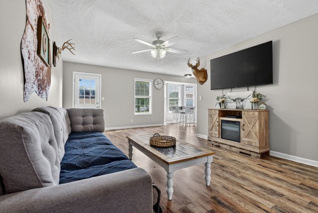 313 Congressman Dr, Clarksville, TN 37042