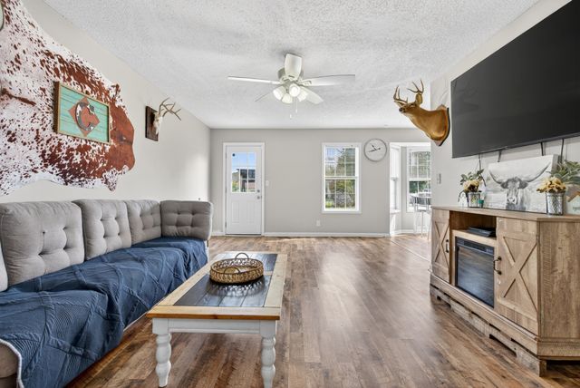 313 Congressman Dr, Clarksville, TN 37042