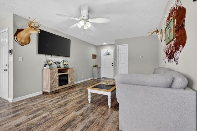 313 Congressman Dr, Clarksville, TN 37042