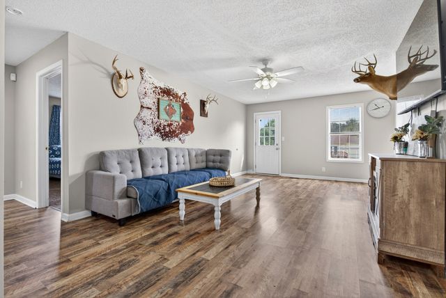 313 Congressman Dr, Clarksville, TN 37042