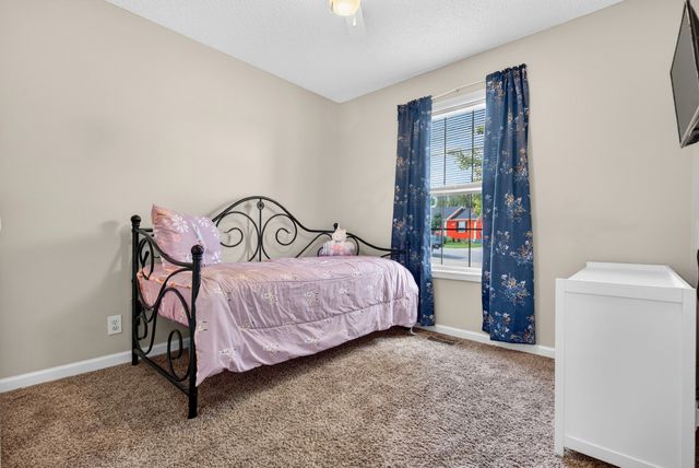 313 Congressman Dr, Clarksville, TN 37042