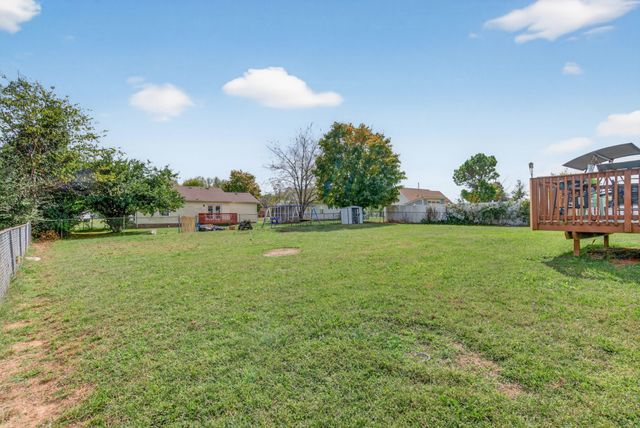 313 Congressman Dr, Clarksville, TN 37042