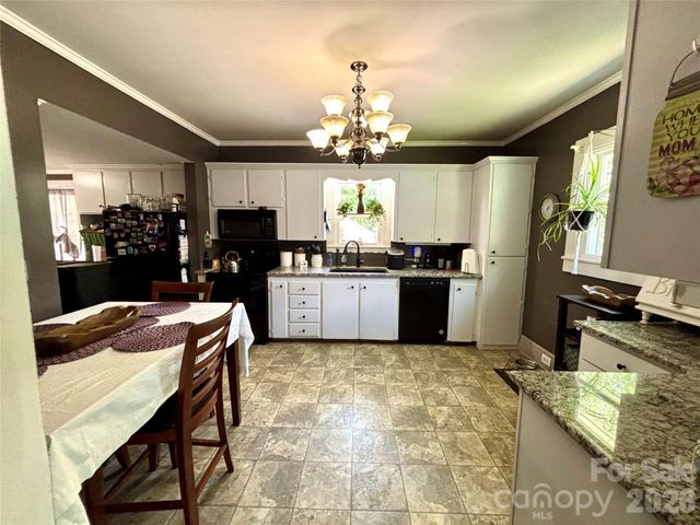 809 W A Street, Kannapolis, NC 28081