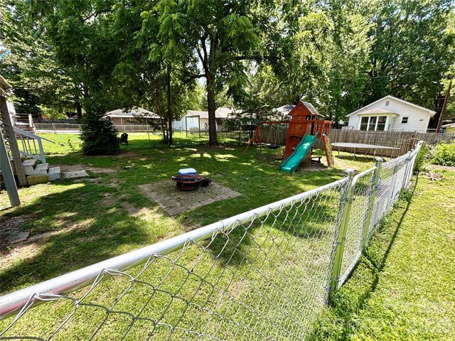 809 W A Street, Kannapolis, NC 28081