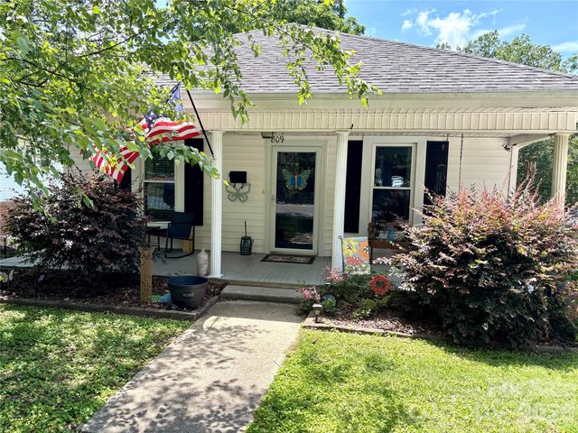 809 W A Street, Kannapolis, NC 28081