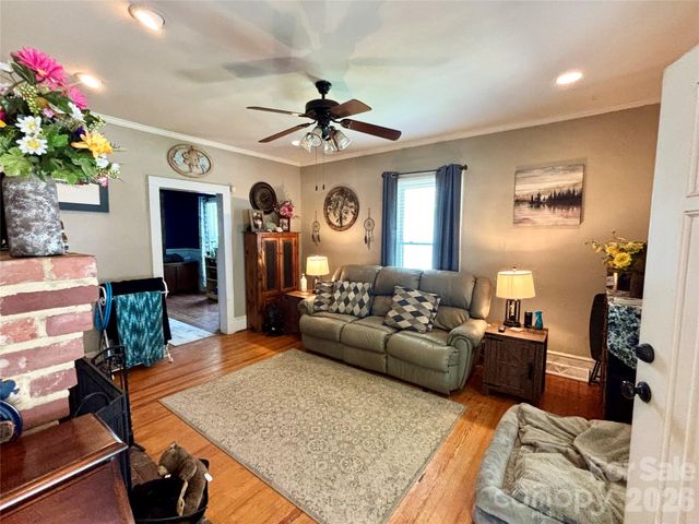 809 W A Street, Kannapolis, NC 28081