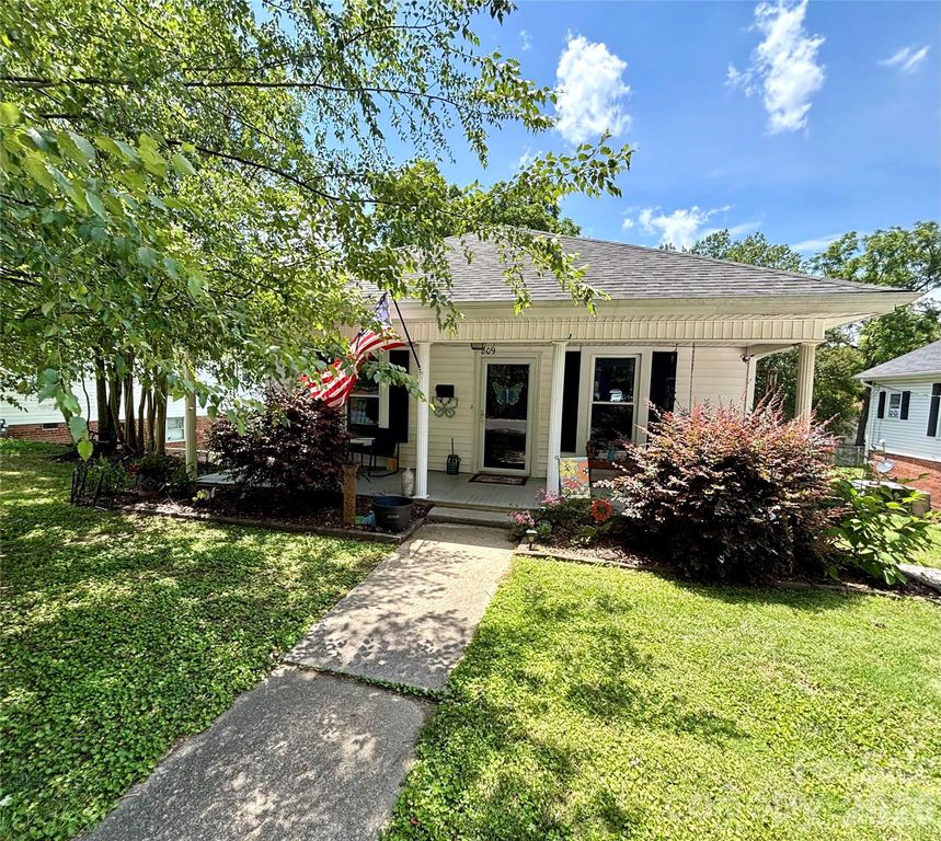 809 W A Street, Kannapolis, NC 28081