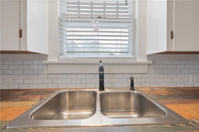 1018 N 12th Street, Independence, KS 67301