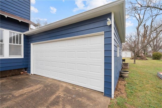 1018 N 12th Street, Independence, KS 67301