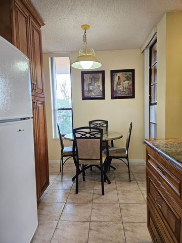 6017 Coral Lake Drive 205, Margate, FL 33063