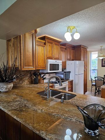 6017 Coral Lake Drive 205, Margate, FL 33063