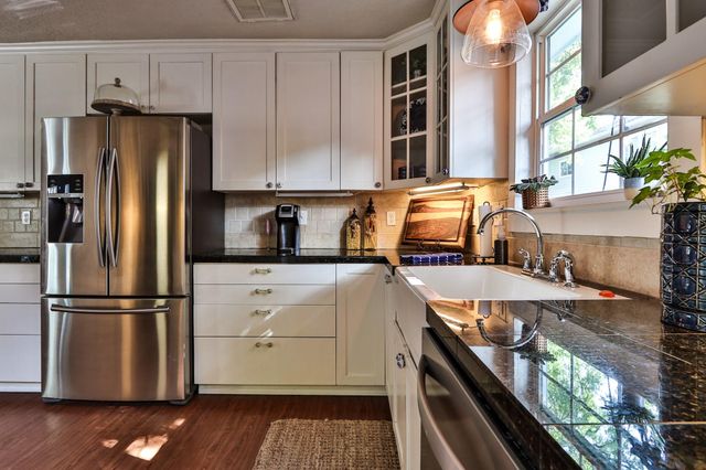 434 Lakeside Drive, Kemah, TX 77565