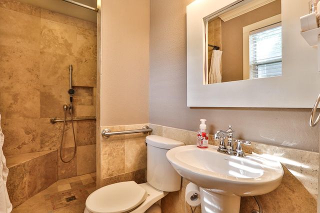 434 Lakeside Drive, Kemah, TX 77565