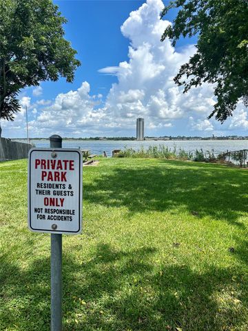 434 Lakeside Drive, Kemah, TX 77565