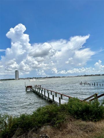 434 Lakeside Drive, Kemah, TX 77565