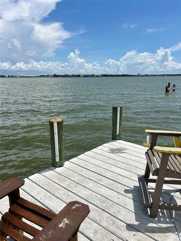 434 Lakeside Drive, Kemah, TX 77565