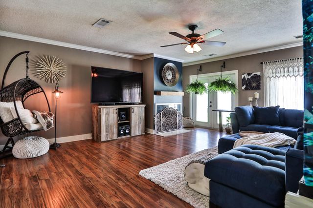 434 Lakeside Drive, Kemah, TX 77565