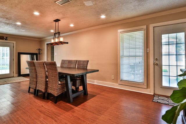434 Lakeside Drive, Kemah, TX 77565