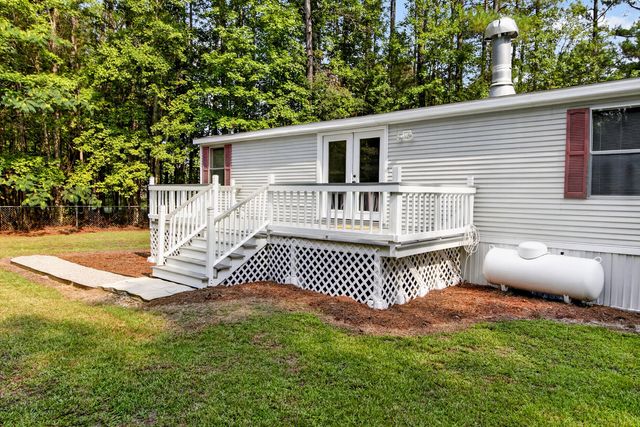 32 Lightsey Quarters Lane, Cottageville, SC 29435