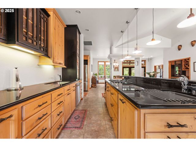 2499 PINE RIDGE Dr, Gearhart, OR 97138