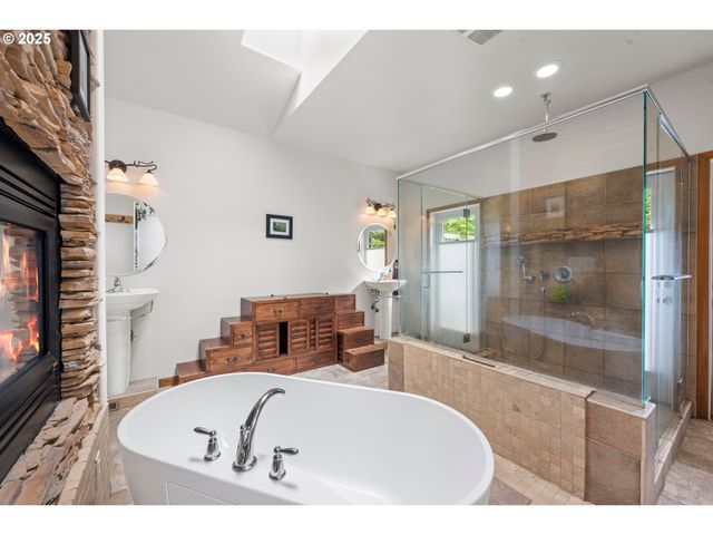 2499 PINE RIDGE Dr, Gearhart, OR 97138