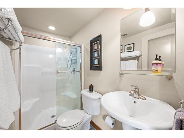 2499 PINE RIDGE Dr, Gearhart, OR 97138