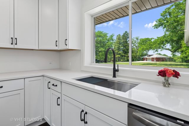 23489 N Old Barrington Road, Barrington, IL 60010