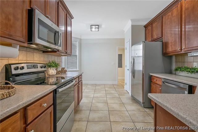 177 Lamplighter Way, Spring Lake, NC 28390