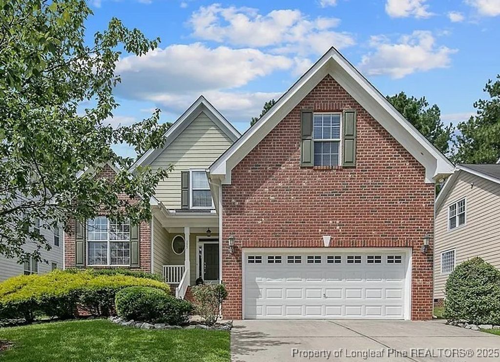 177 Lamplighter Way, Spring Lake, NC 28390