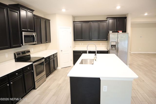 6816 CROSBY FALLS Drive, Jacksonville, FL 32222