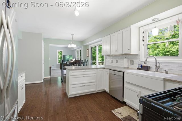 4457 Fettig Trail, White Lake, MI 48383